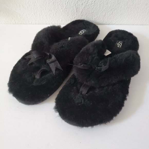 Ugg Fluff Flip Flops 5304 Black 8 Sheepskin Rubber - Picture 2 of 10